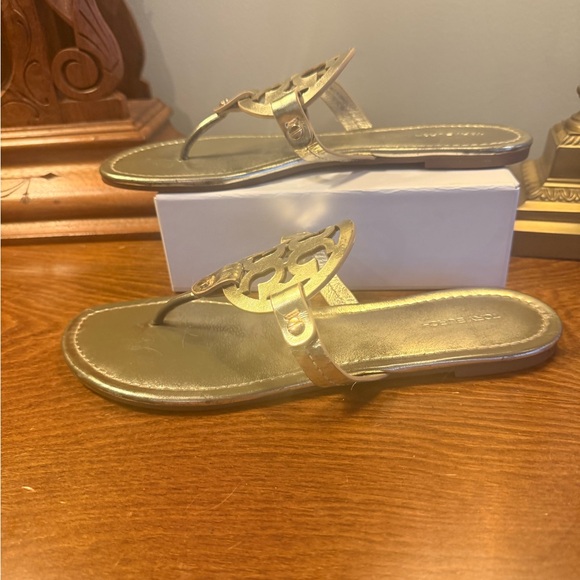 Tory Burch Gold Metallic Leather Miller Women's Sandals Size 9 MSRP $225 - Picture 7 of 12